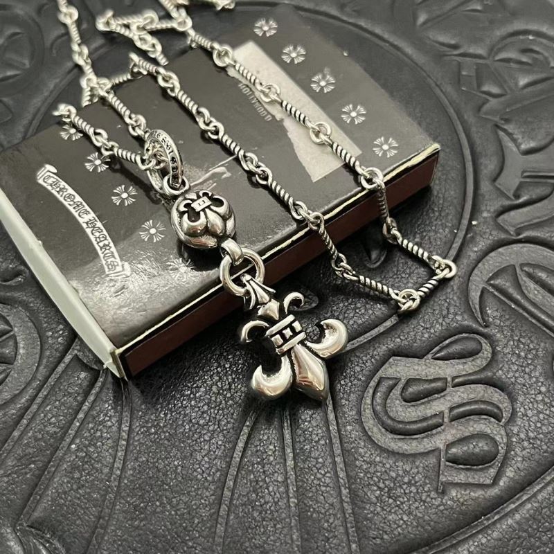 Ch*0me He**ts necklaces